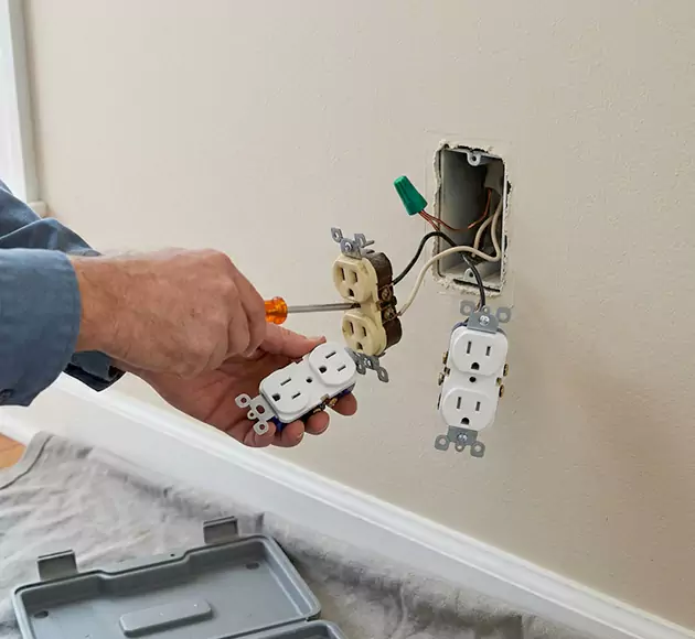 Professional Outlet Replacement: Your Local Swap-Out Team in Colbert, WA